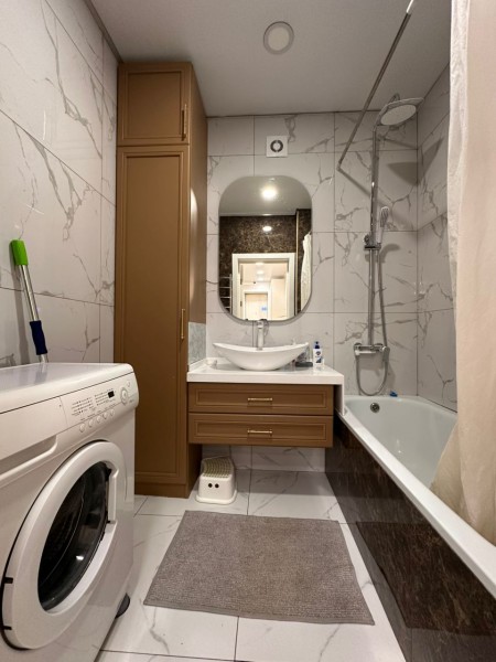 Продается 5 комнатная квартира индивидуалка